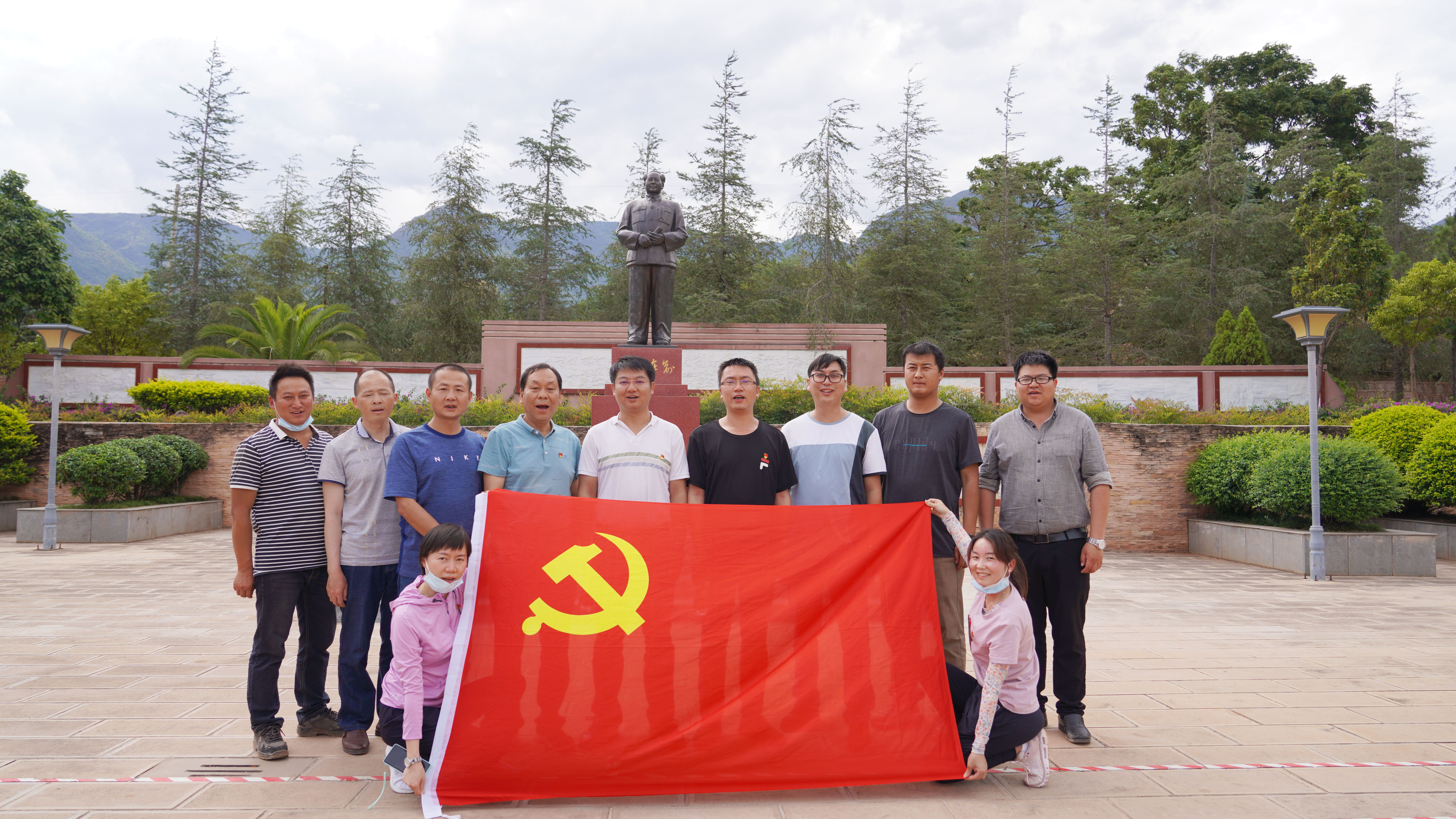 【學(xué)史悟思】萬(wàn)向遵一行到毛氏宗祠開(kāi)展黨史學(xué)習(xí)教育活動(dòng)
