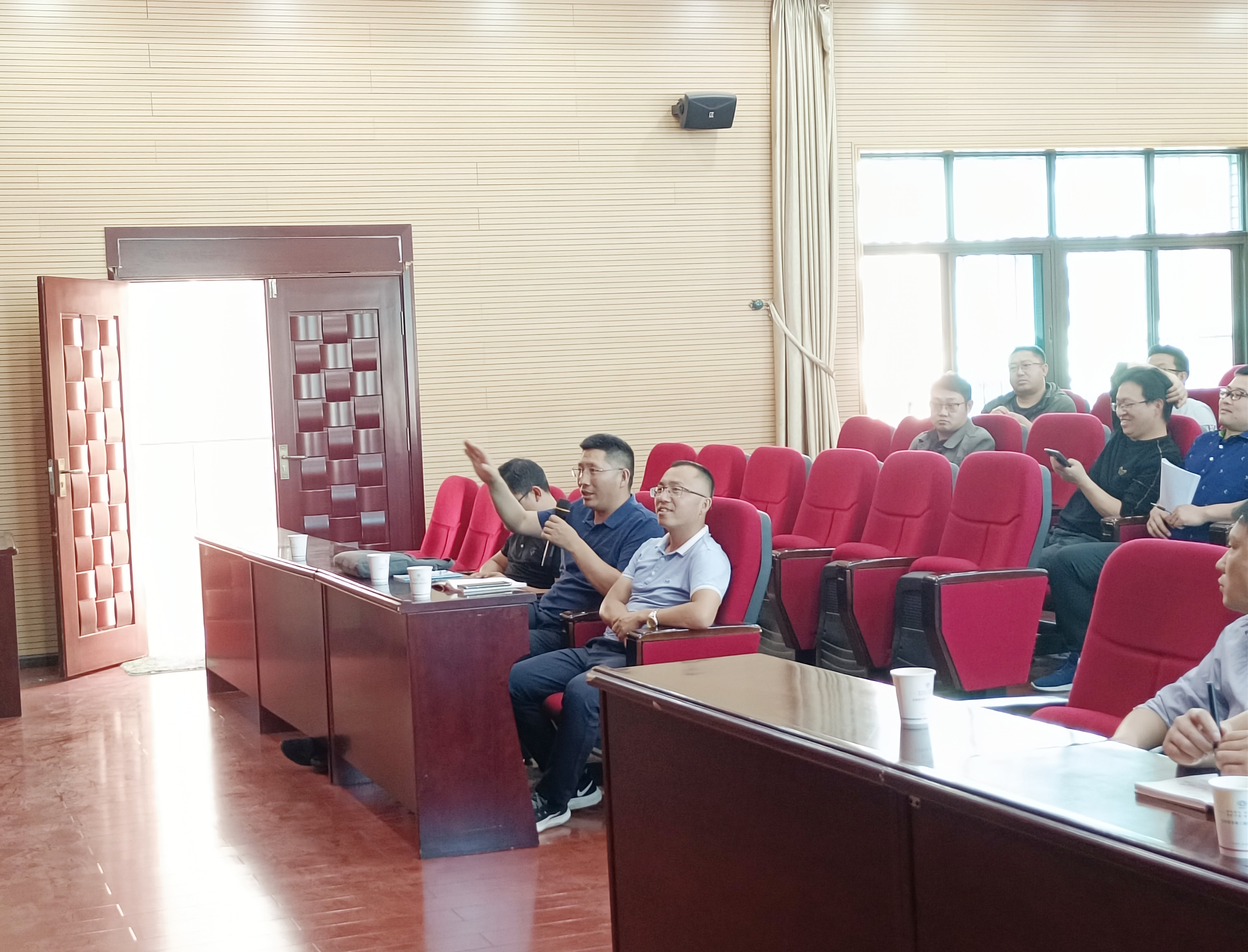 【公司動態(tài)】公司組織開展公路工程現(xiàn)澆箱梁施工及質(zhì)檢、試驗資料培訓