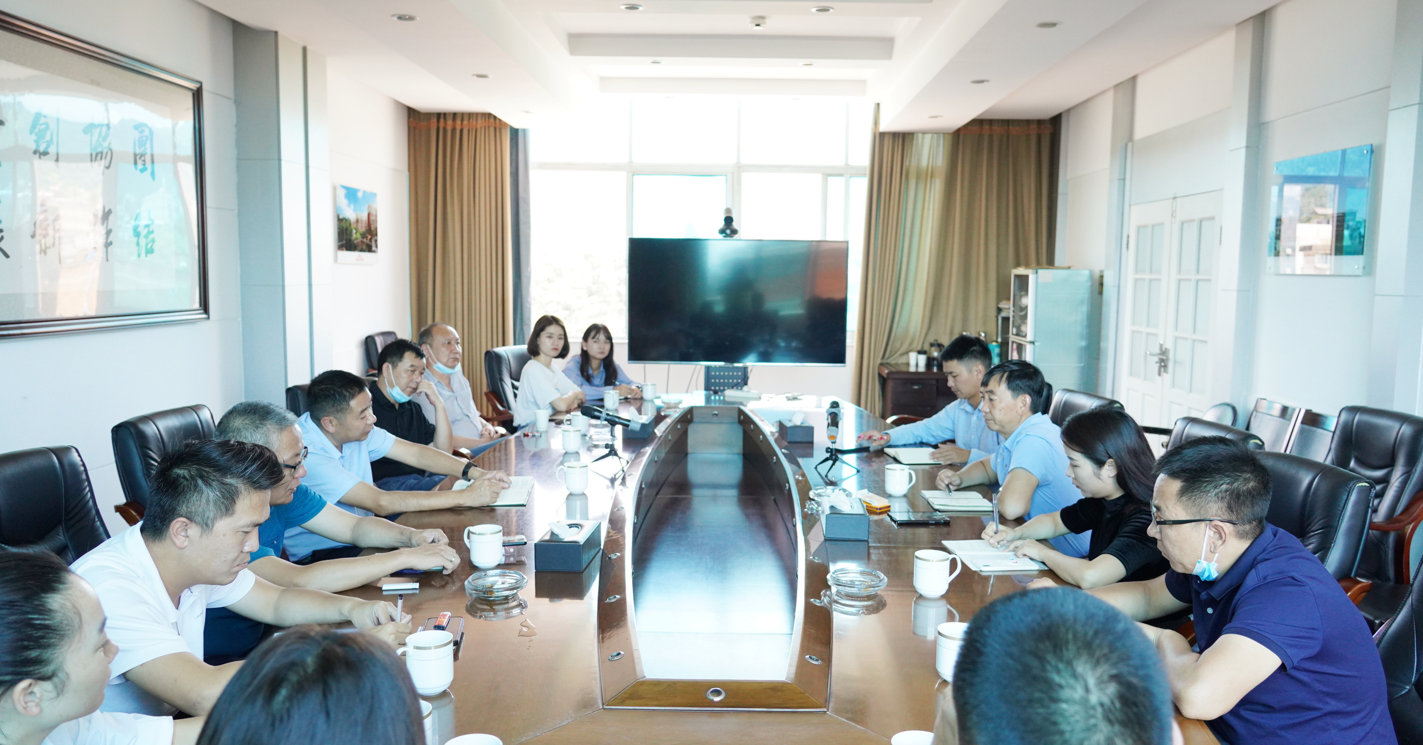 【公司動(dòng)態(tài)】公司領(lǐng)導(dǎo)會(huì)見(jiàn)楚雄彝族自治州客人
