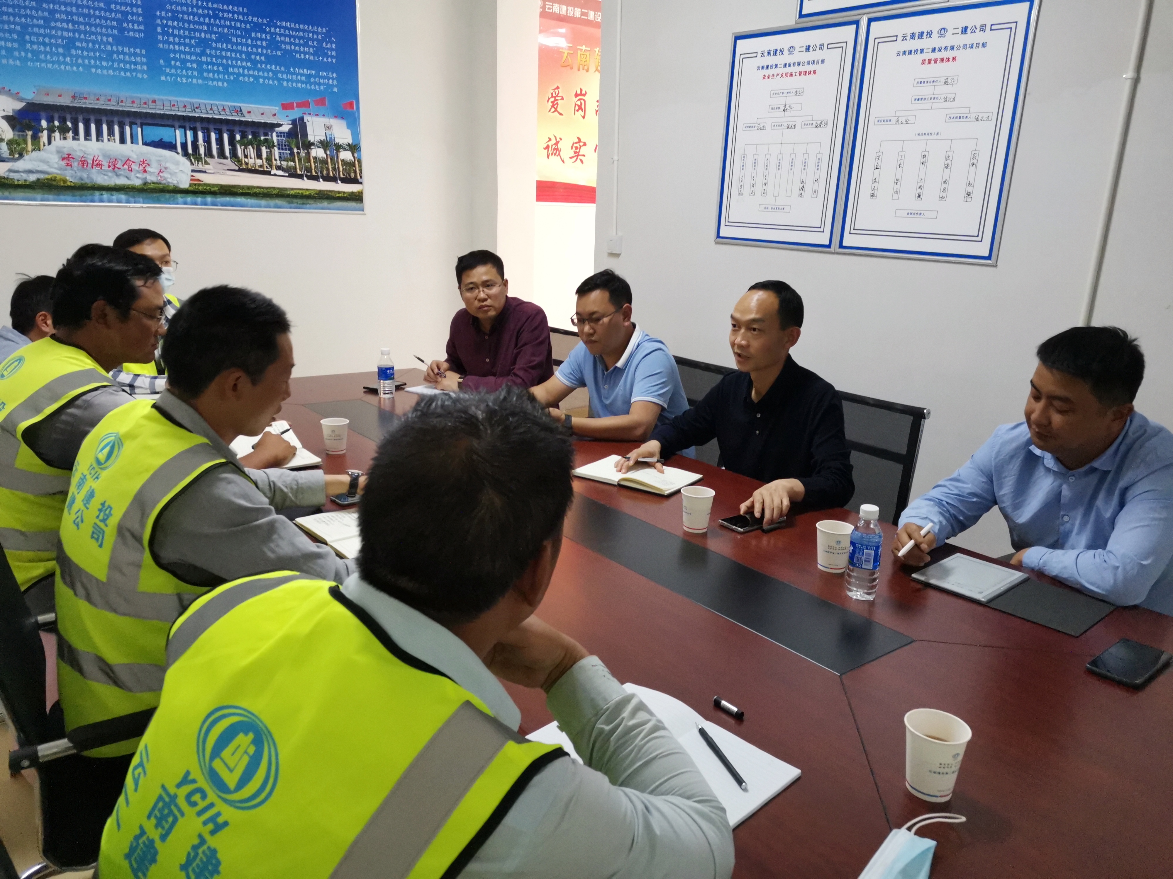 【貫徹一線工作法】董學(xué)友到國(guó)際工程部滄源職業(yè)學(xué)校項(xiàng)目檢查指導(dǎo)工作